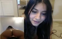 Webcam Latina masturbating with a vibrator