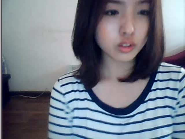 Korean Cutie on webcam